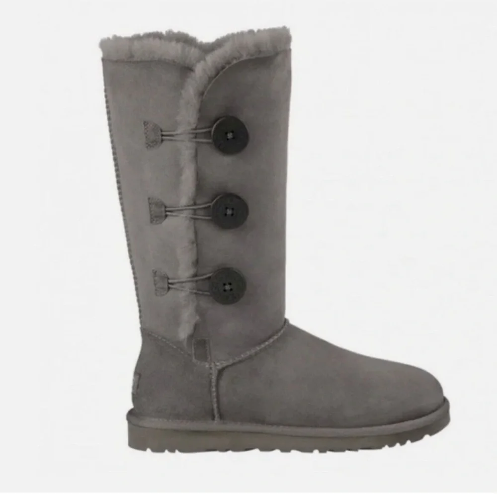 UGG Bailey Button Triplet II Winter Boots Size 6